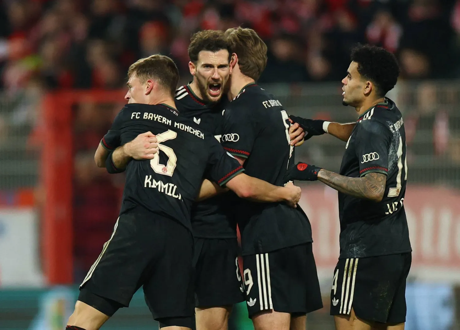 فرحة بافارية بعد الفوز الصعب على أونيون برلين (رويترز)