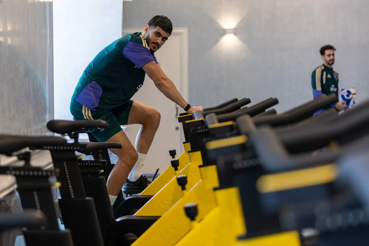 وليد الأحمد لاعب المنتخب السعودي (الشرق الأوسط)