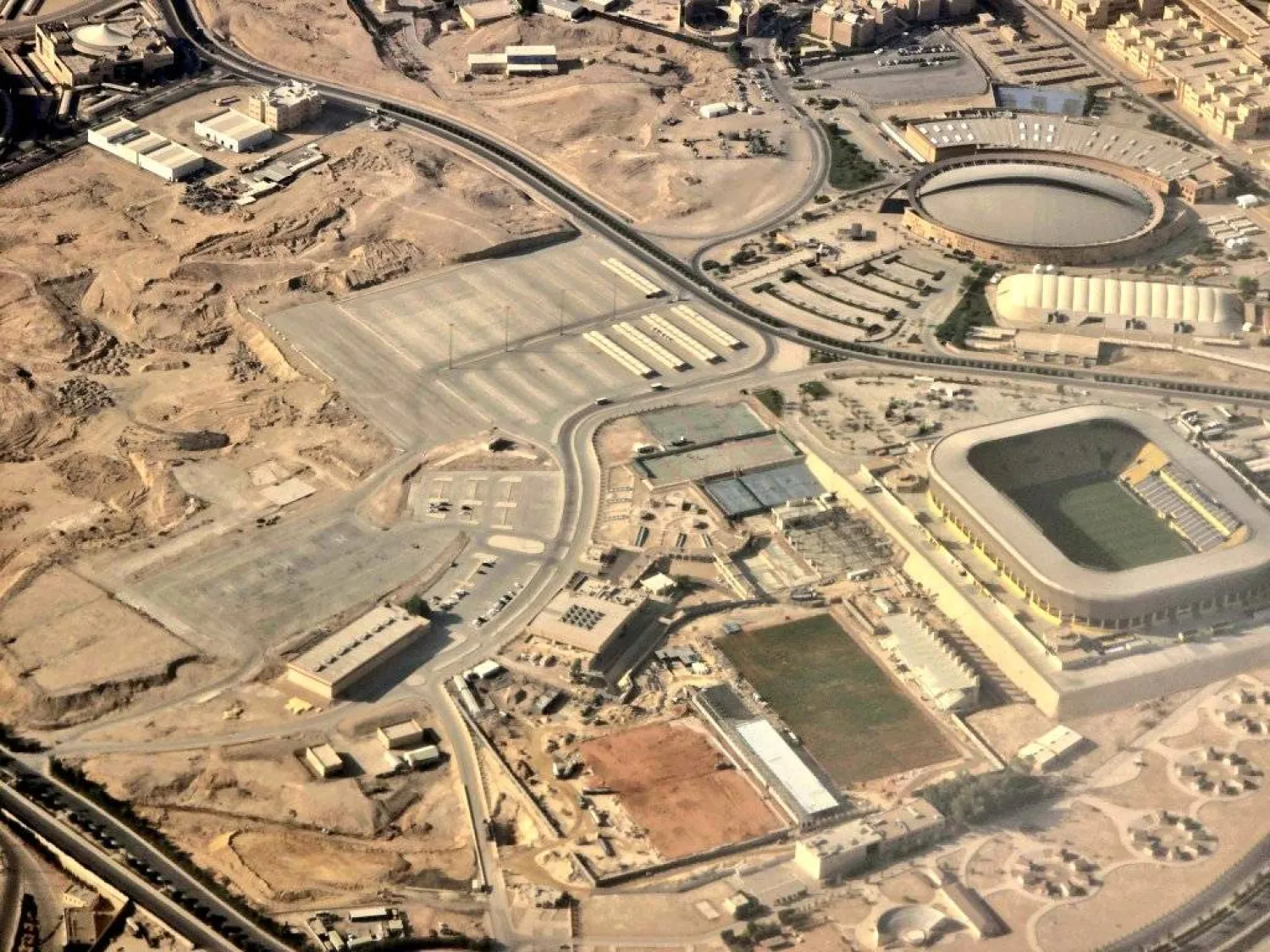 صورة متداولة عبر الإنترنت تظهر ملعب تدريبات النصر الجديد بجانب الأول بارك (الشرق الأوسط)