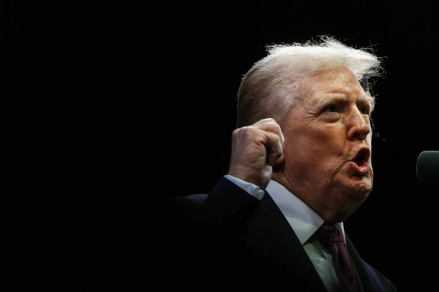 Ulusal Güvenlik Stratejisi belgesinde Avrupa medeniyetinin silinmesi tehlikesine karşı uyarıda bulunulduABD Başkanı Donald Trump, 8 Eylül 2025'te Washington D.C.'deki İncil Müzesi'nde Beyaz Saray Din Özgürlüğü Komisyonu'na hitap ediyor (Reuters)