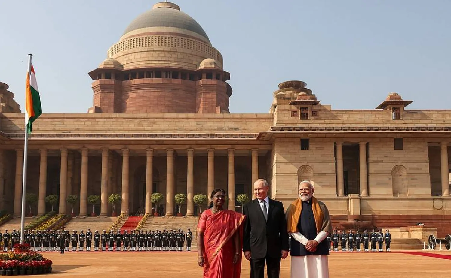 05 December 2025, India, New Delhi: Russian President Vladimir Putin is welcomed by Indian President Droupadhi Murmu, and Indian Prime Minister Narendra Modi. (Konstantin Zavrazhin/Kremlin/dpa)