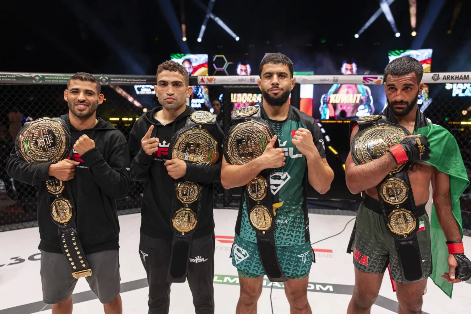 أبطال الأحزمة الأربعة في لقطة جماعية بعد نهاية النزالات (الشرق الأوسط)