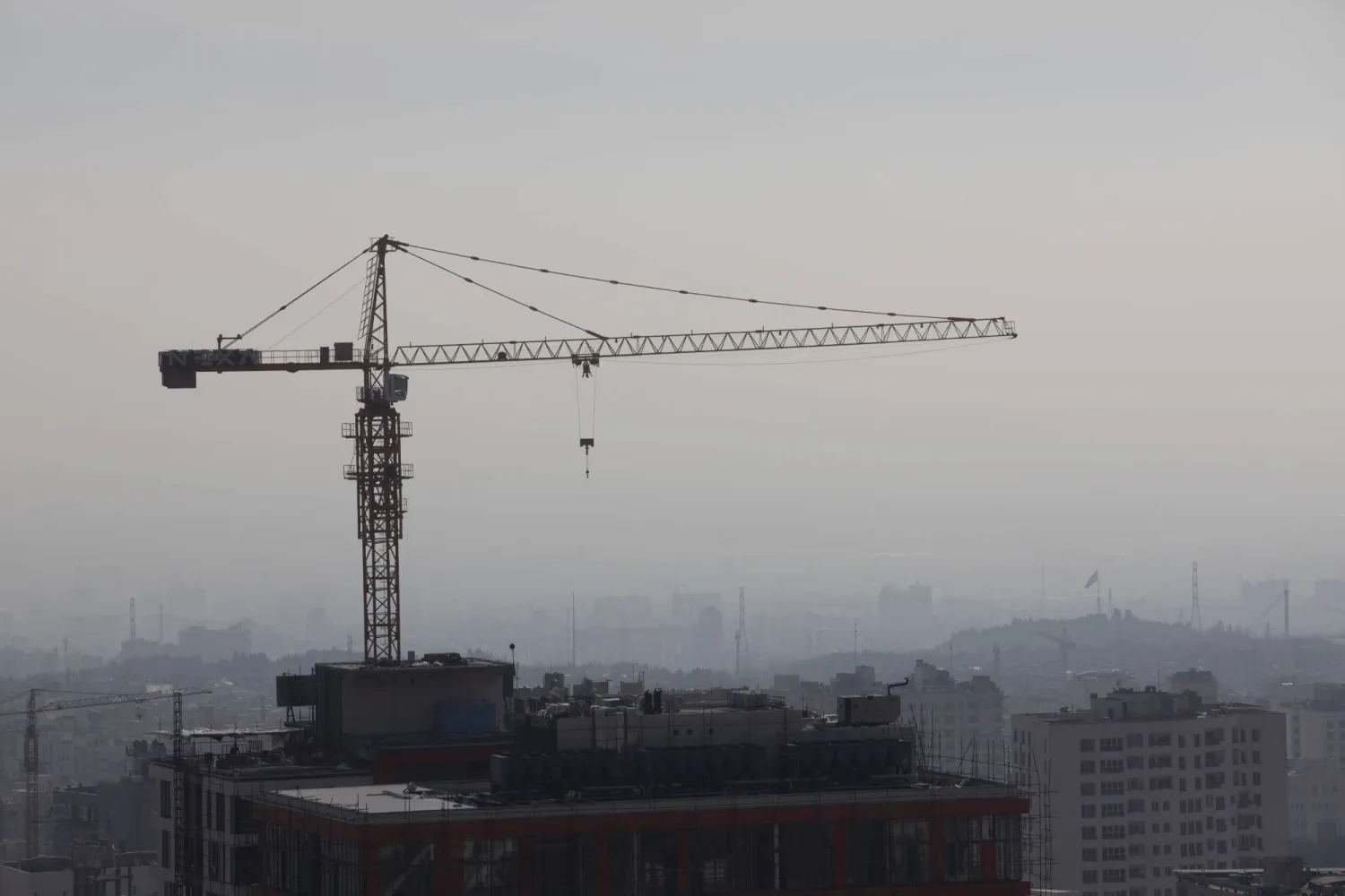 03 December 2025, Iran, Teheran: View of the smog-ridden metropolis of Tehran. Photo: Aref Taherkenareh/dpa