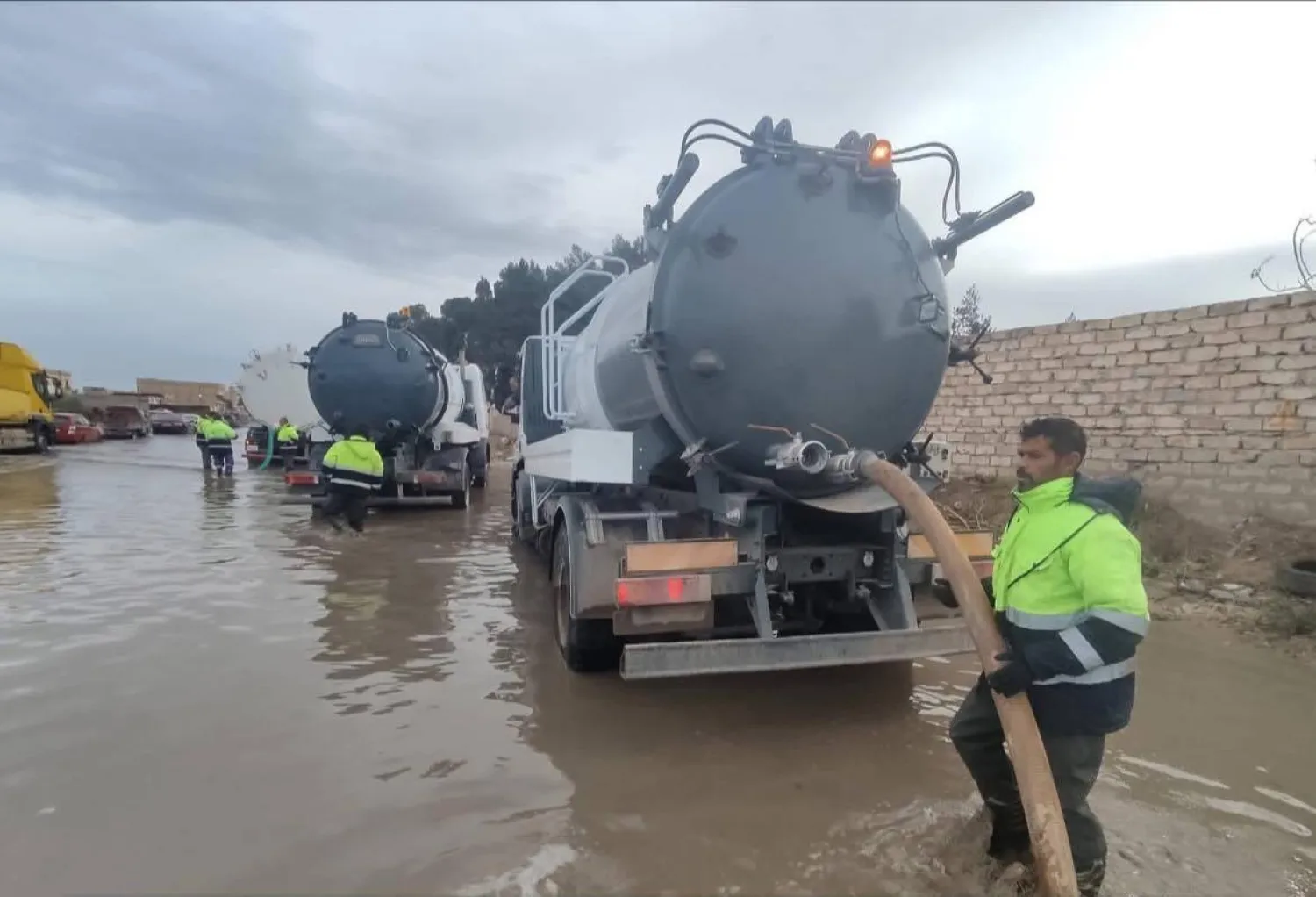 تصريف مياه الأمطار في العاصمة طرابلس (وكالة الأنباء الليبية)