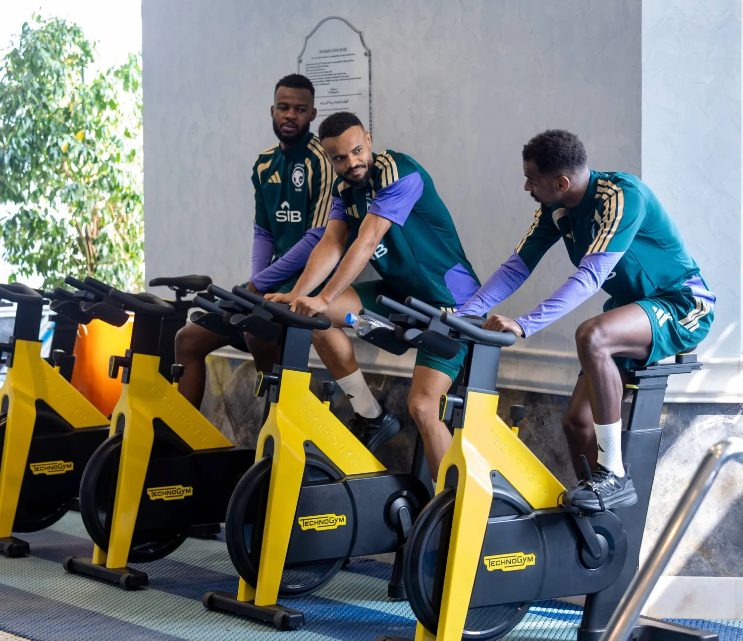 جانب من التدريبات الاسترجاعية في النادي الصحي (المنتخب السعودي)