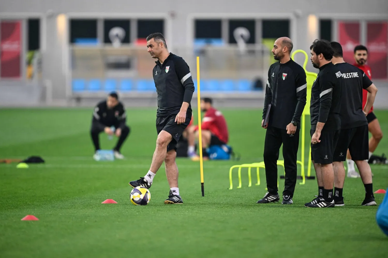 إيهاب أبو جزر مدرب المنتخب الفلسطيني (أ.ف.ب)