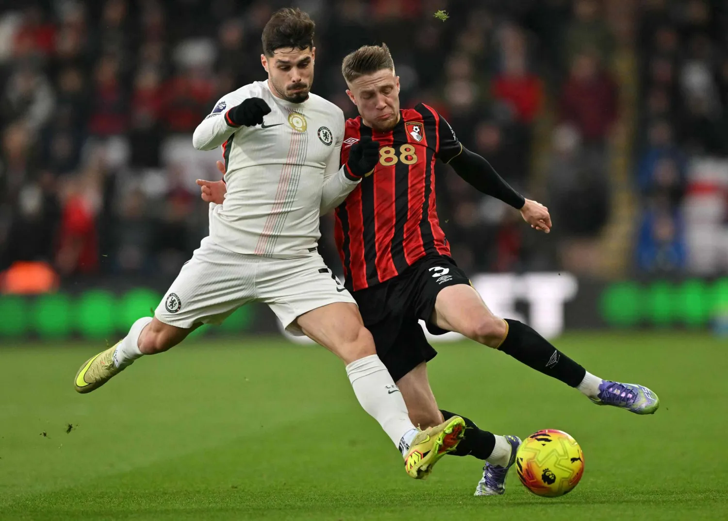 بورنموث تعادل مع ضيفه تشيلسي (أ.ف.ب)