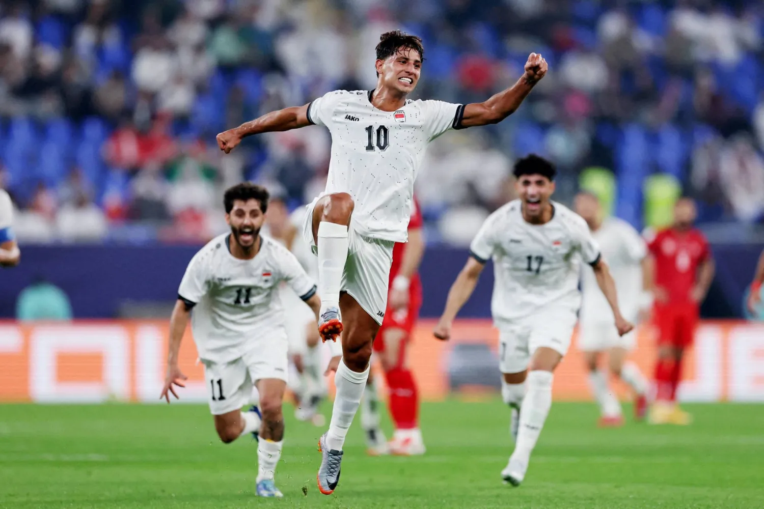 البديل مهند علي (ميمي) يحتفل بهدفه الأول في مرمى السودان (رويترز)