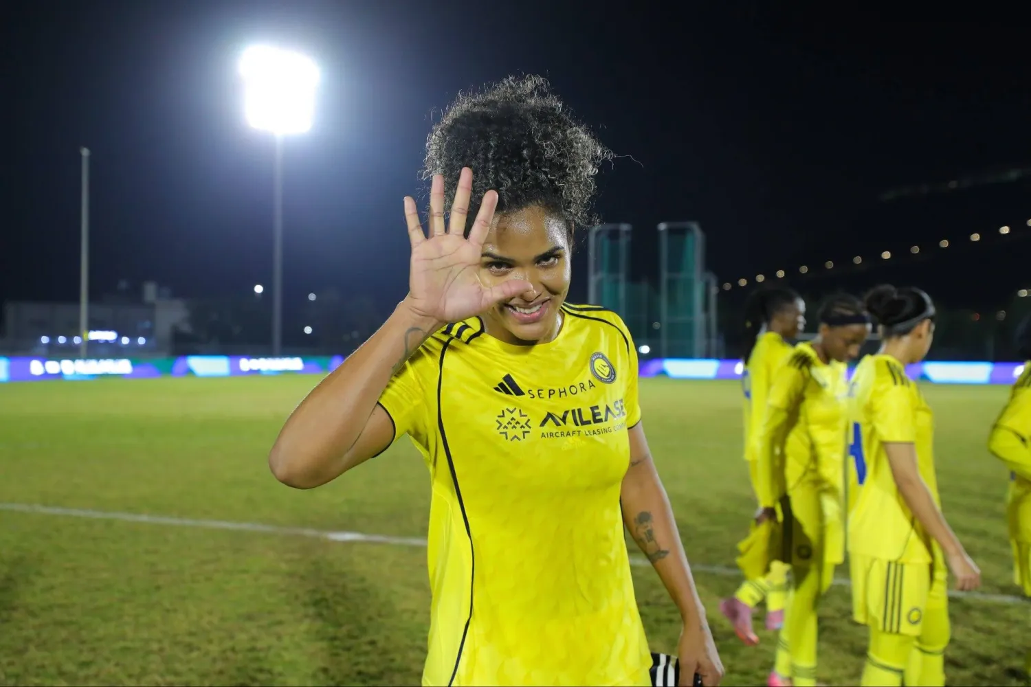 ماريا إدواردا تحتفل بعد فوز النصر على العلا (الشرق الأوسط)