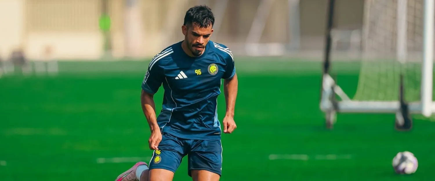 الناصر خلال مشاركته في تدريبات النصر (موقع النادي)