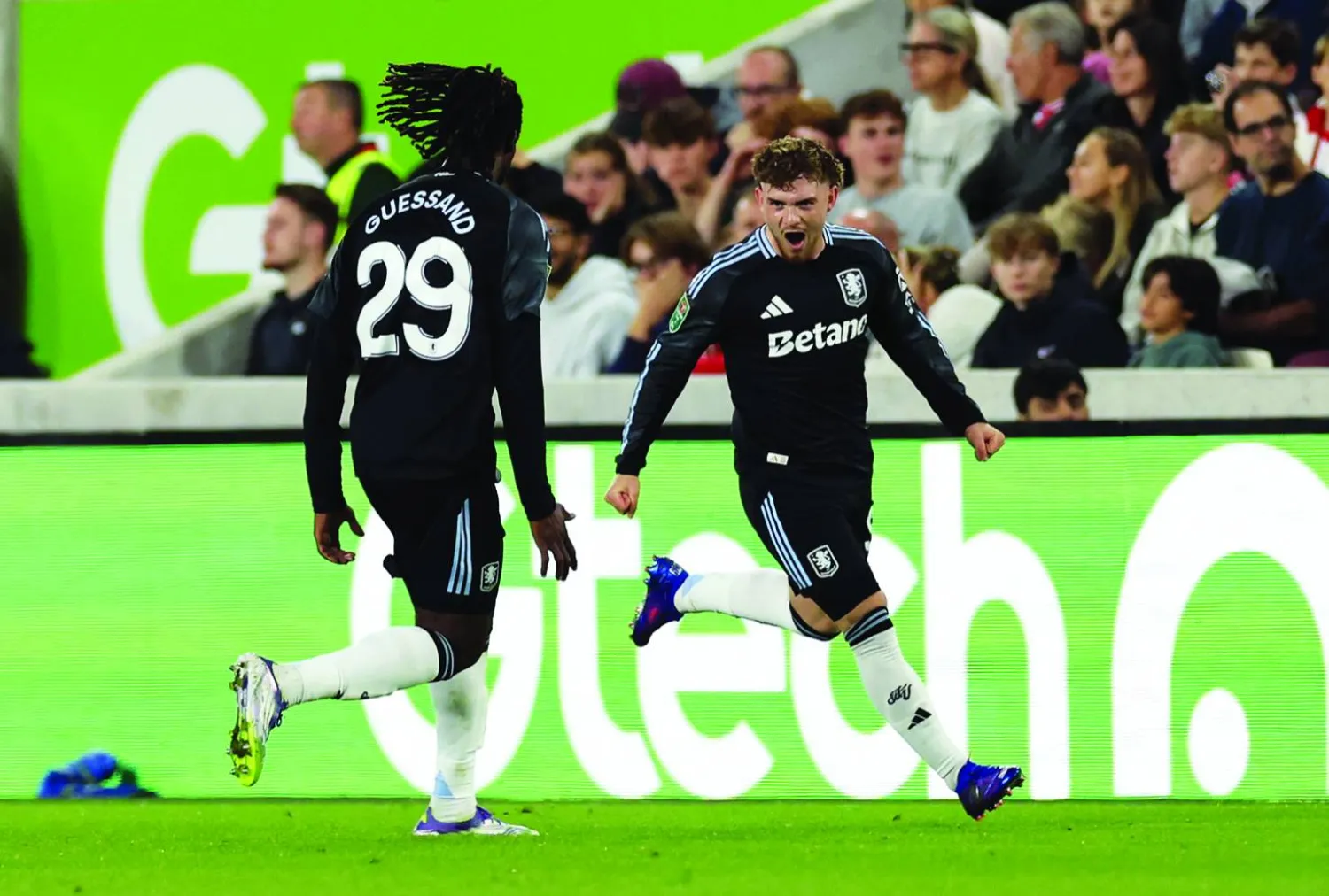 أحلام هارفي إليوت بمسيرة واعدة في أستون فيلا انقلبت الأمور رأساً على عقب (غيتي)