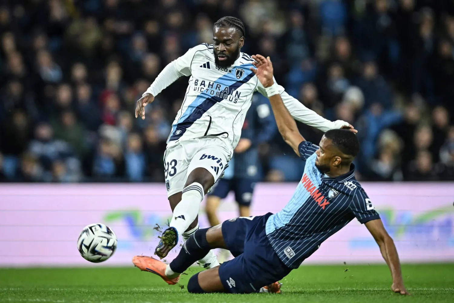 لوهافر تعادل مع ضيفه باريس إف سي (أ.ف.ب) 