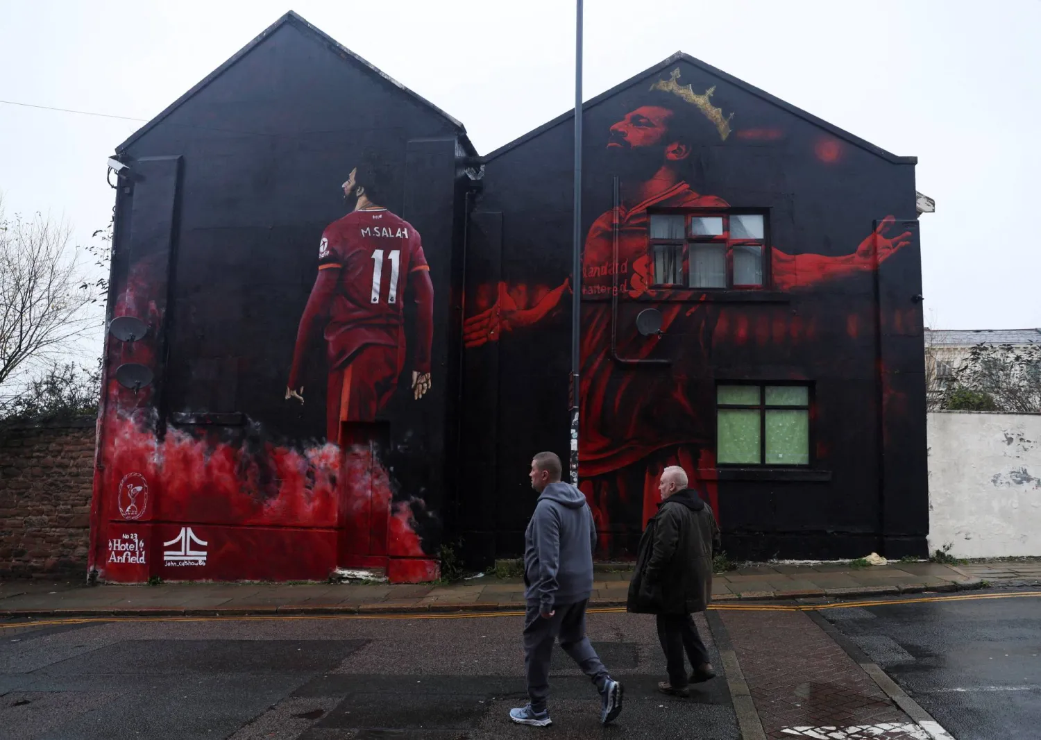 محمد صلاح في كل مكان في ليفربول (رويترز)