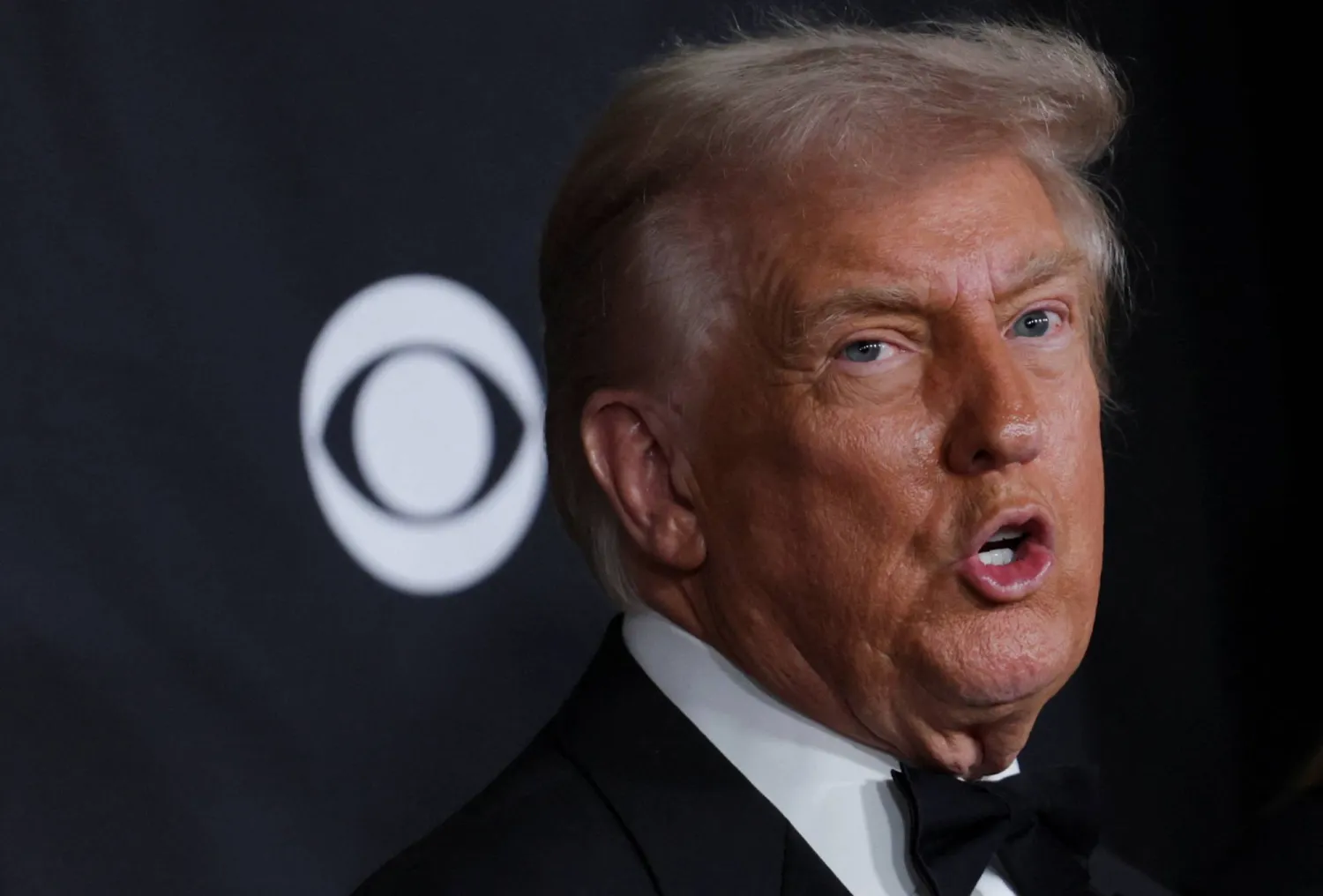 US President Donald Trump poses on the red carpet for the 2025 Kennedy Center Honors at the John F. Kennedy Center for the Performing Arts in Washington, D.C., US, December 7, 2025. REUTERS/Jeenah Moon