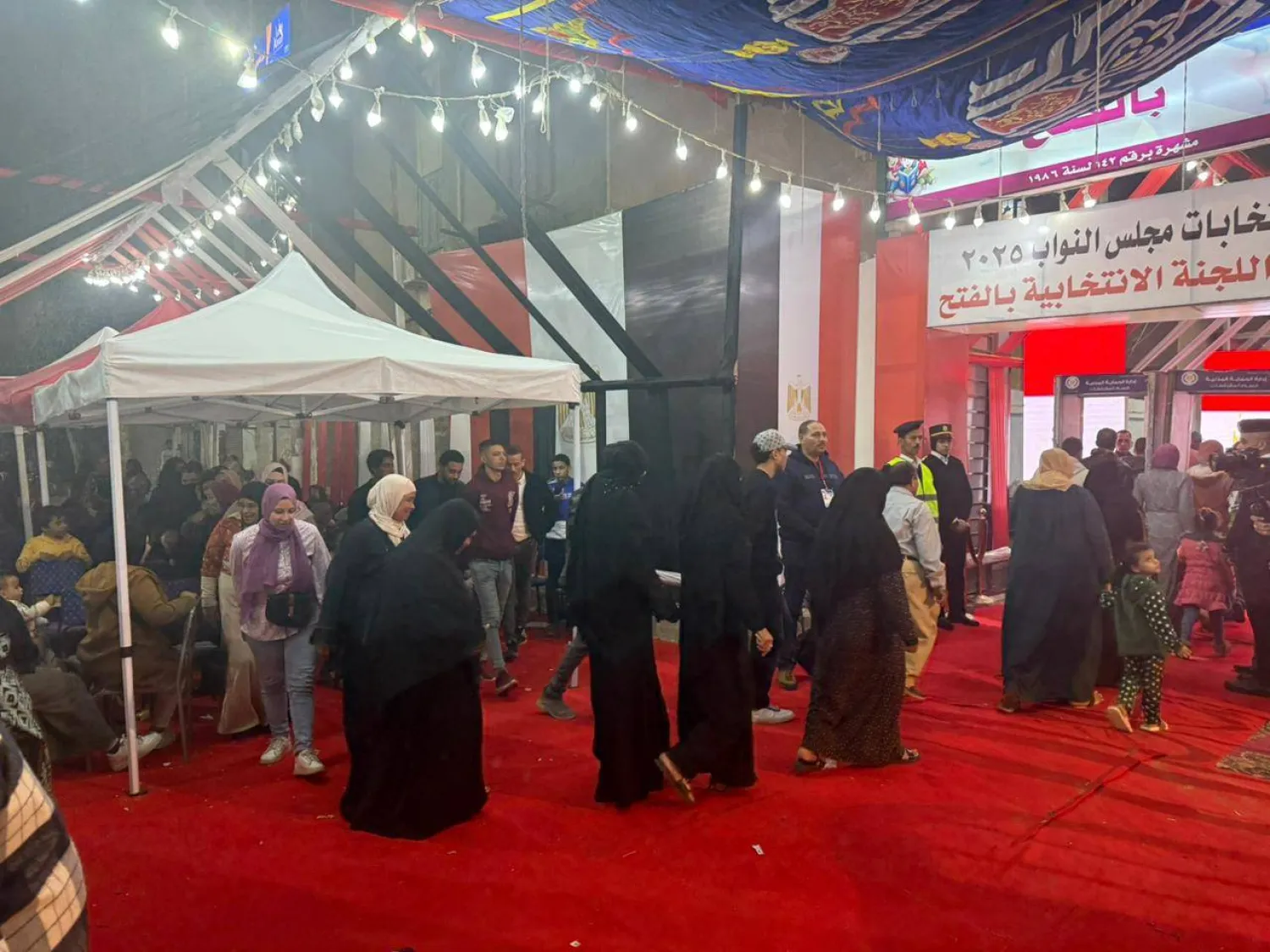 توافد على اللجان الانتخابية في المرحلة الثانية لانتخابات مجلس النواب المصري (تنسيقية شباب الأحزاب -أرشيفية)