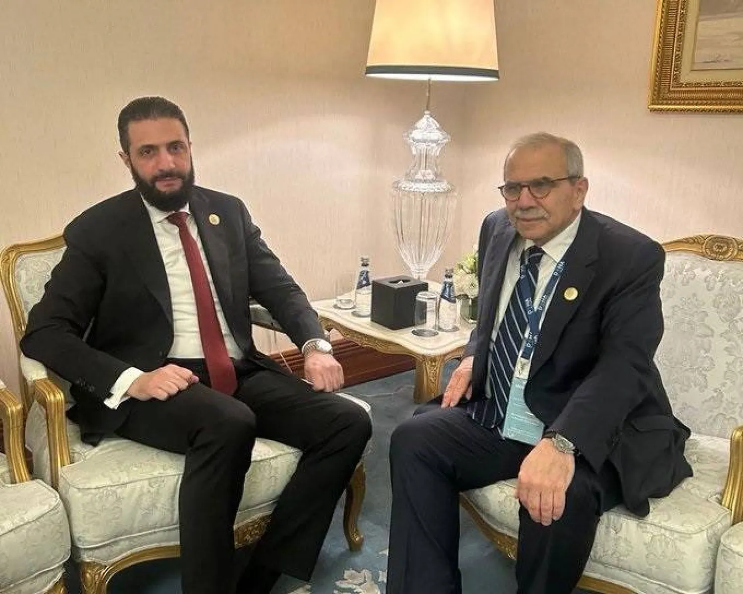 رئيس الحكومة اللبنانية نواف سلام يلتقي الرئيس السوري أحمد الشرع في الدوحة السبت الماضي (رئاسة الحكومة)