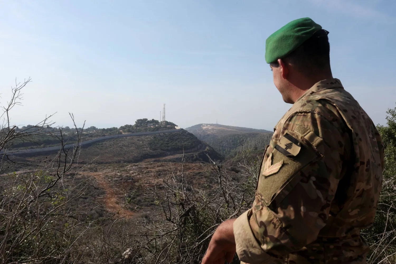 يهدد الكونغرس الأميركي بوقف مساعدات الجيش اللبناني إن لم ينزع سلاح «حزب الله» (رويترز)