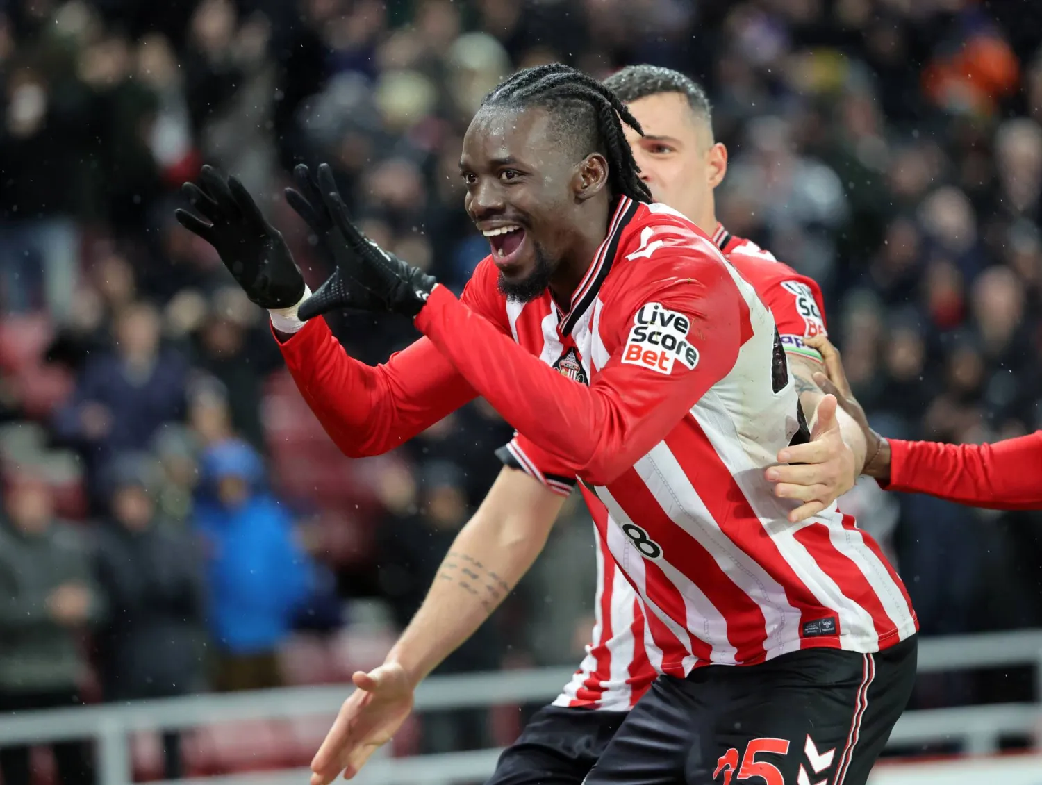 البوركينابي برتران تراوري مهاجم سندرلاند (د.ب.أ) 