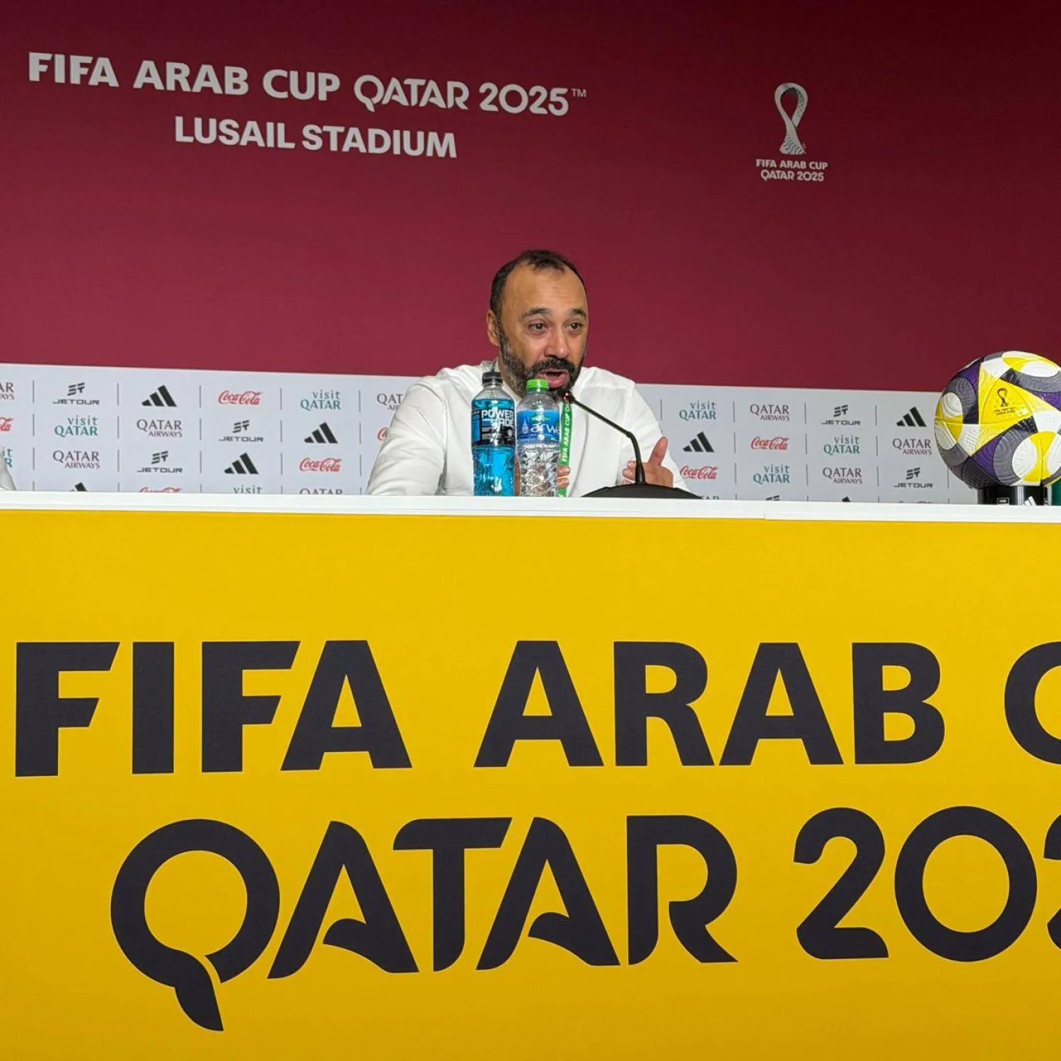 طارق السكتيوي المدير الفني لمنتخب المغرب (تصوير: فهد العيسى)