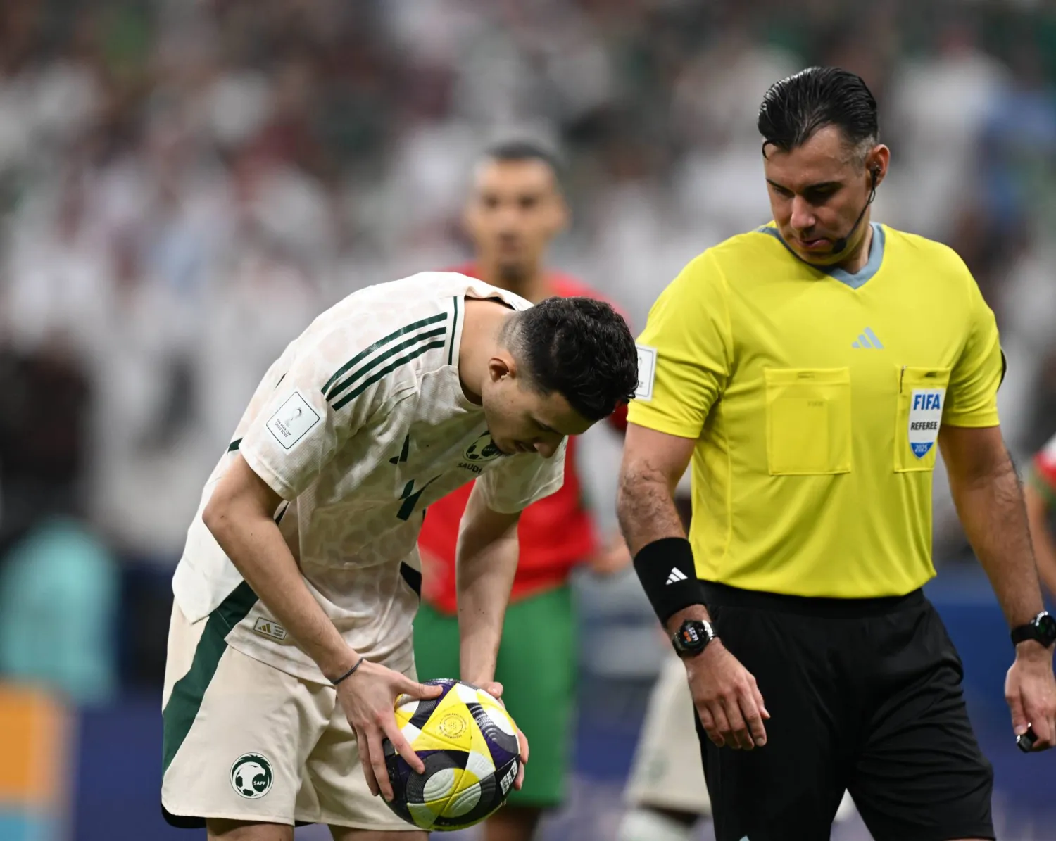 عبد الله الحمدان أهدر ضربة الجزاء بطريقة أغضبت الجماهير السعودية (سعد العنزي)