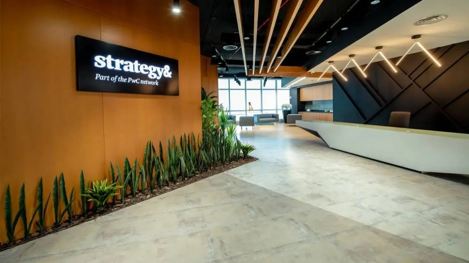 سوق الاستشارات في الخليج تشهد تحولاً متسارعاً بفعل ارتفاع التوقعات والمنافسة والبحث عن قيمة طويلة الأمد (الشرق الأوسط)