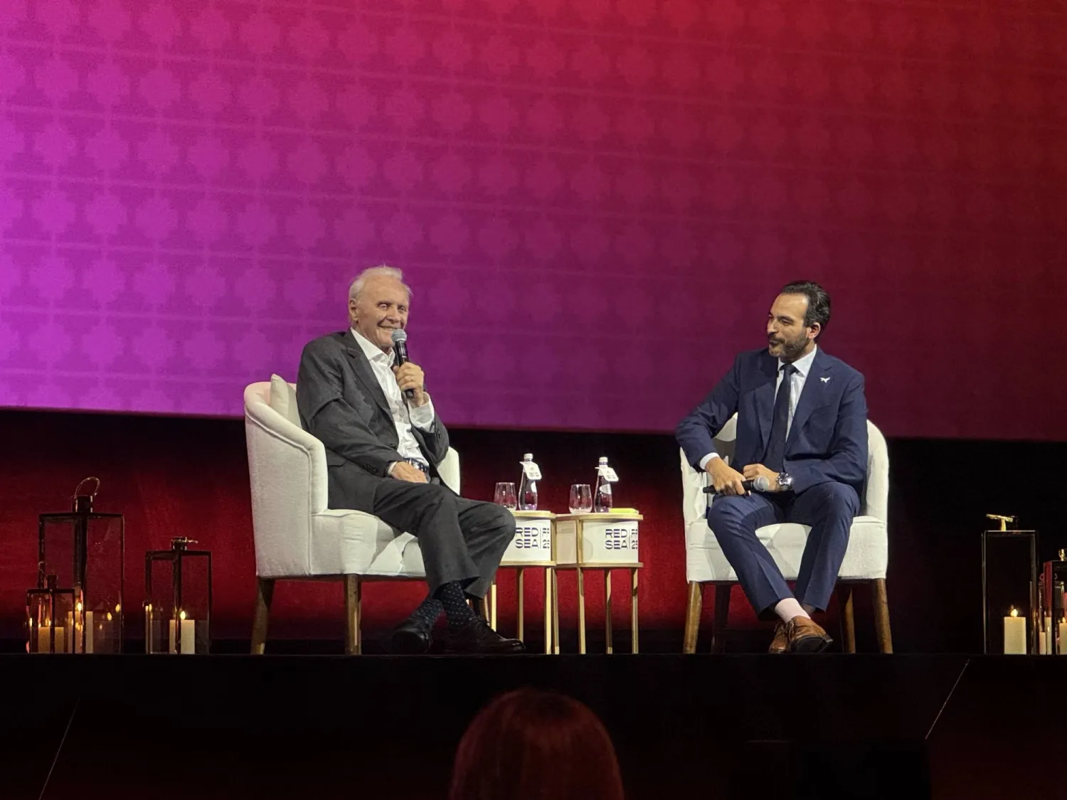 الممثل البريطاني أنتوني هوبكنز على مسرح المهرجان (تصوير: إيمان الخطاف)