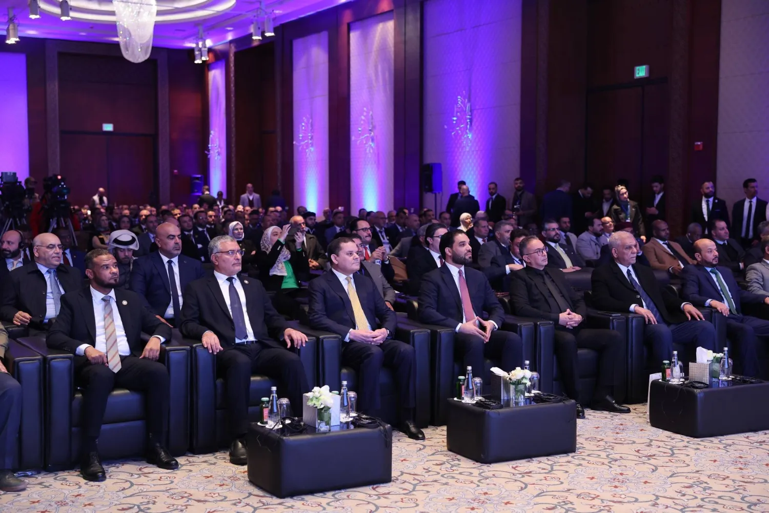 الدبيبة وعضو البرلمان الليبي قبل مشادتهما الكلامية (الوحدة)