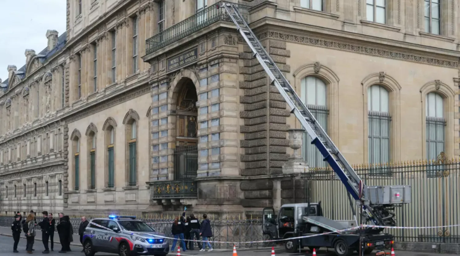 The daring robbery at the Louvre took place in broad daylight © Dimitar DILKOFF / AFP
