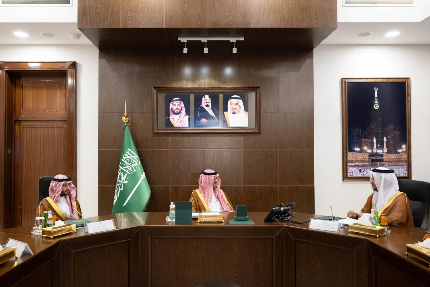 الأمير سعود بن مشعل لدى ترؤسه الاجتماع في مكة المكرمة الأربعاء (إمارة المنطقة)