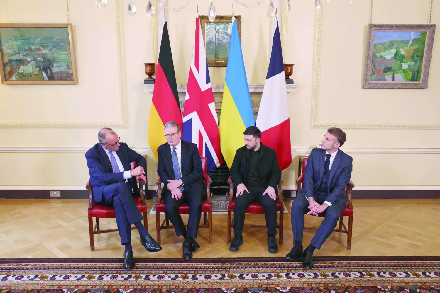 Londra'daki "10 Downing Street"te Ukrayna Cumhurbaşkanı ile görüşmelerinin başlamasından önce "Avrupa Troikası" liderleri (AFP