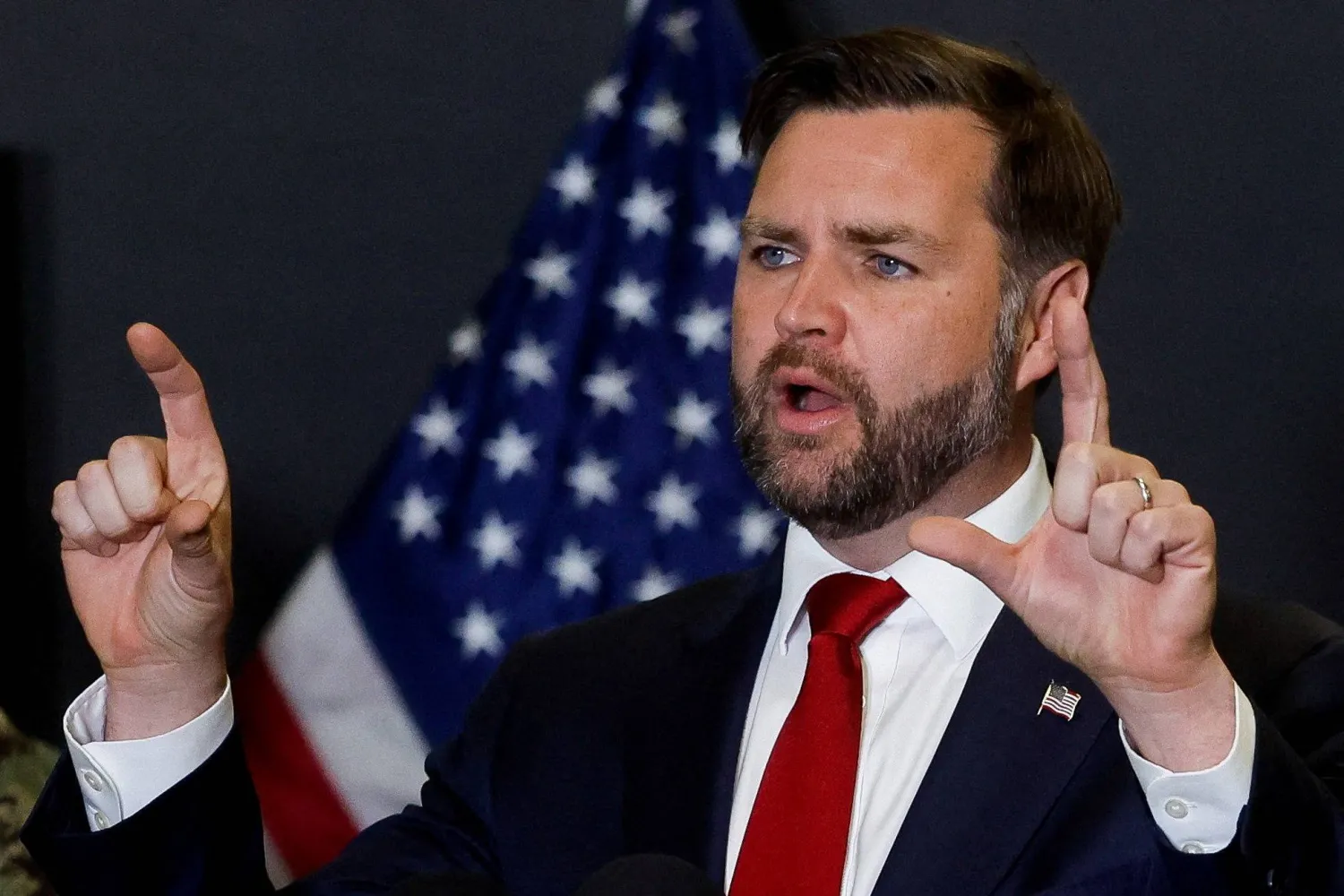 جيه دي فانس نائب الرئيس الأميركي (رويترز)