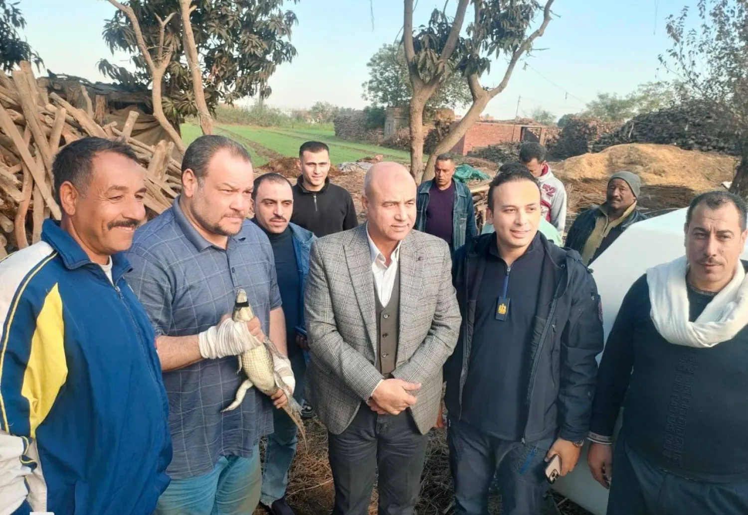 لجنة الإنقاذ بعد اصطياد التمساح بالشرقية (محافظة الشرقية)