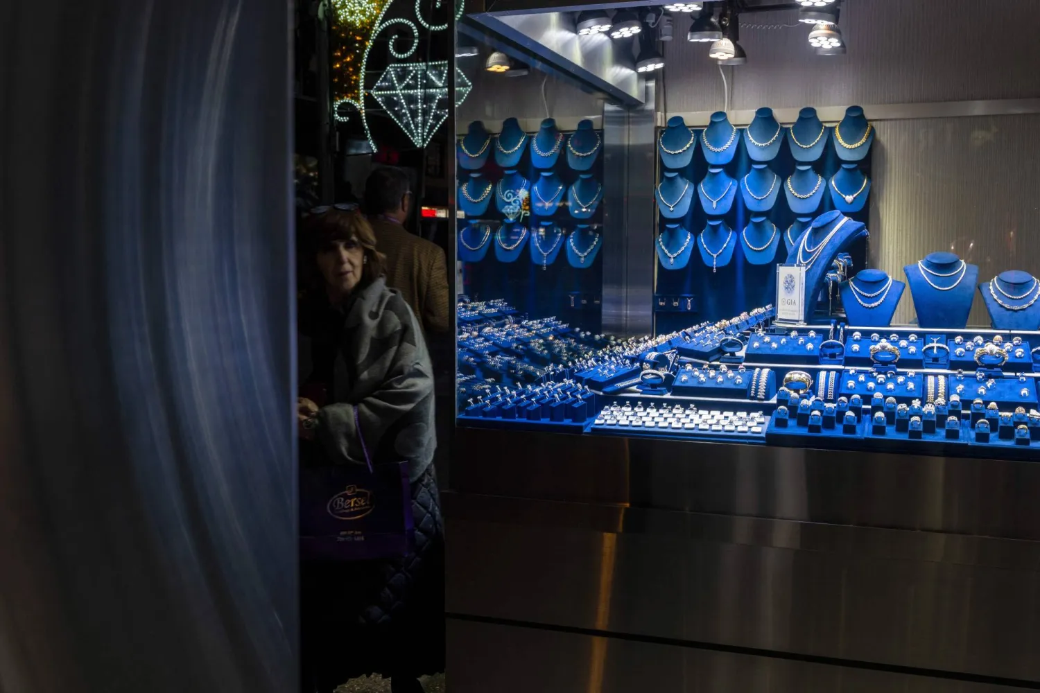 NEW YORK, NEW YORK - DECEMBER 08: Silver jewelry is displayed in the Manhattan Jewelry district on December 9, 2025, in New York City. Spencer Platt/Getty Images/AFP 