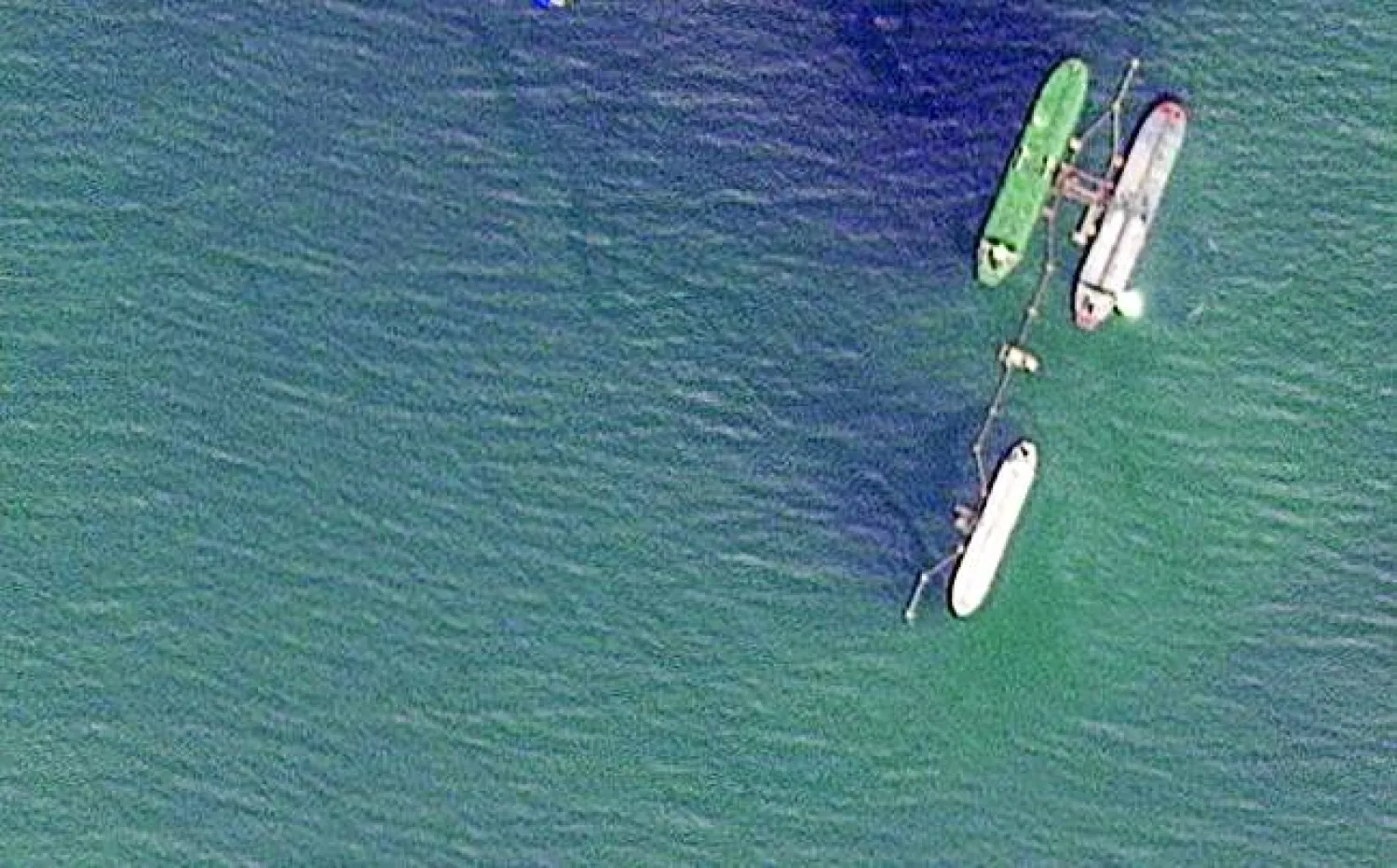 صورة من قمر اصطناعي لناقلة النفط «سكيبر» المصادرة قبالة فنزويلا (رويترز)