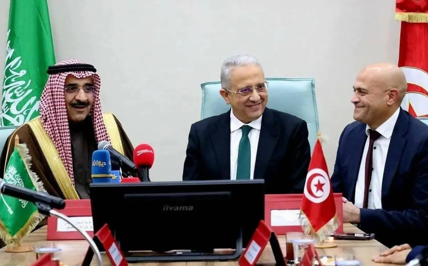 من مراسم توقيع عقد انطلاق تنفيذ مستشفى الملك سلمان بمدينة القيروان التونسية الخميس (واس)