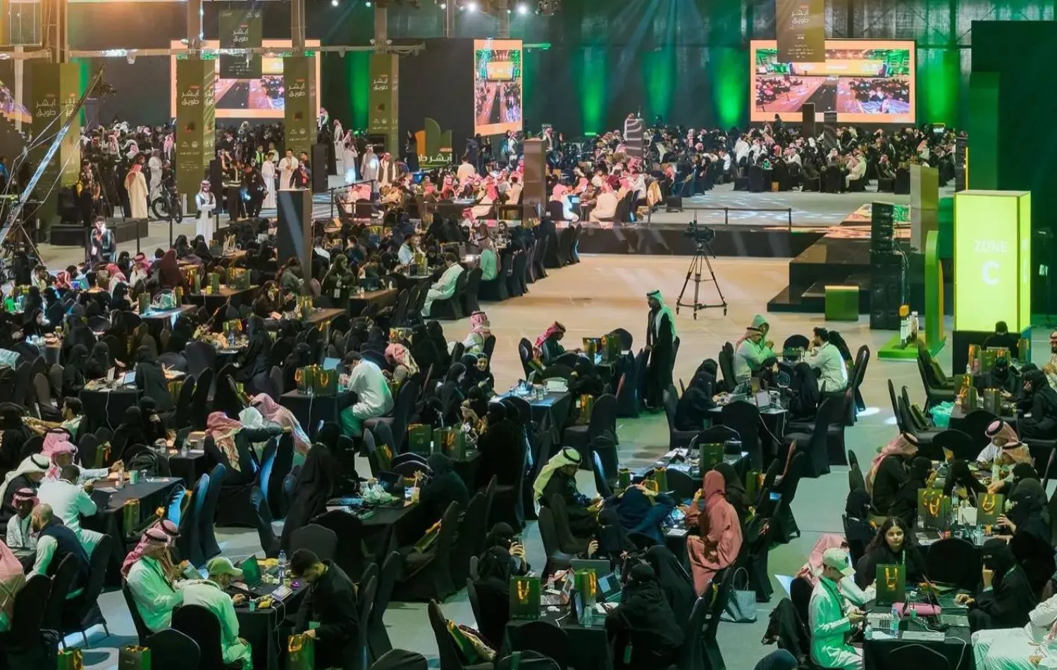 4 آلاف مواطن ومواطنة من مختلف أنحاء السعودية يشاركون في الهاكاثون لمدة 3 أيام (واس)