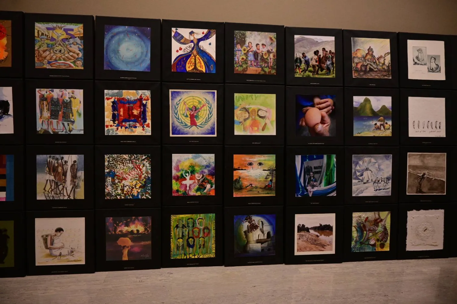 ثقافات متنوعة ظهرت في لوحات المعرض (منظمة إنتر آرت أيود برومانيا)