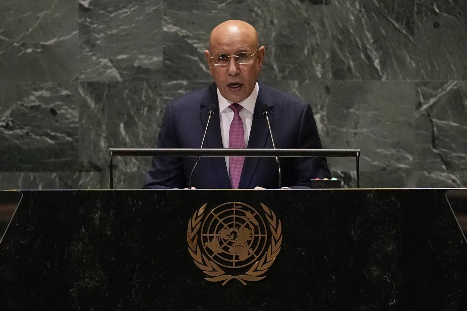 الرئيس الموريتاني أقال 12 مسؤولاً من مناصبهم بسبب شبهات فساد (أ.ب)