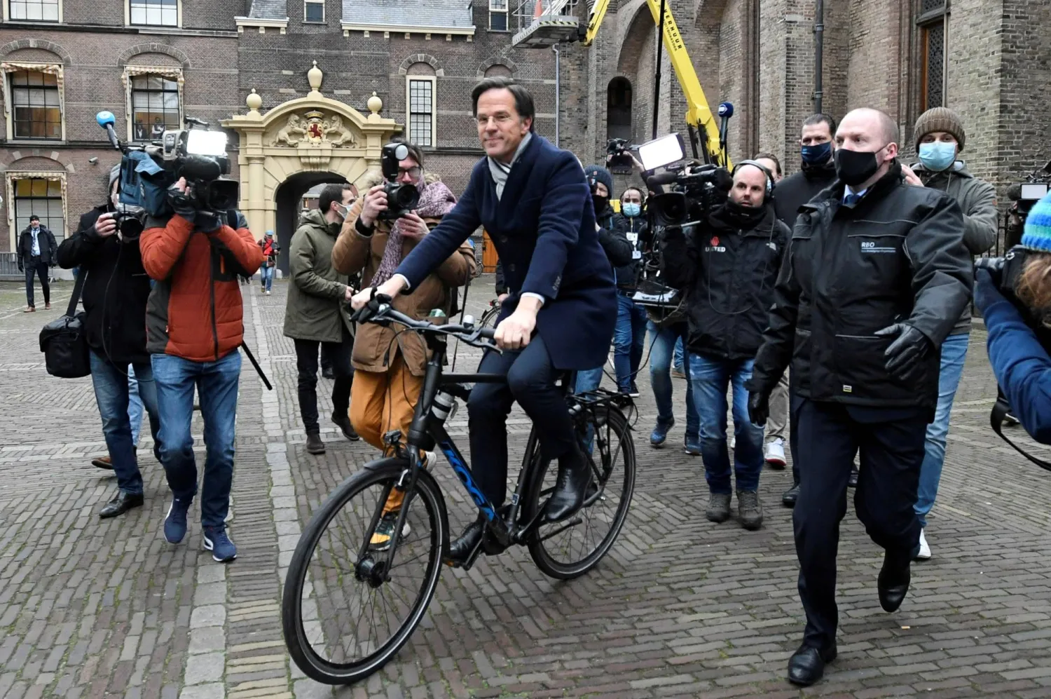 Dutch Prime Minister Mark Rutte leaves the Parliament building, amid the coronavirus disease (COVID-19) lockdown, in The Hague, Netherlands January 15, 2021. REUTERS/Piroschka van de Wouw REFILE - CORRECTING CITY