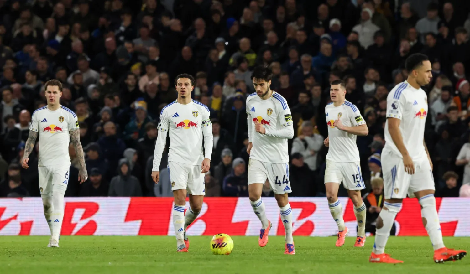 ليدز يونايتد غيّر رسمه التكتيكي مؤخراً (إ.ب.أ)