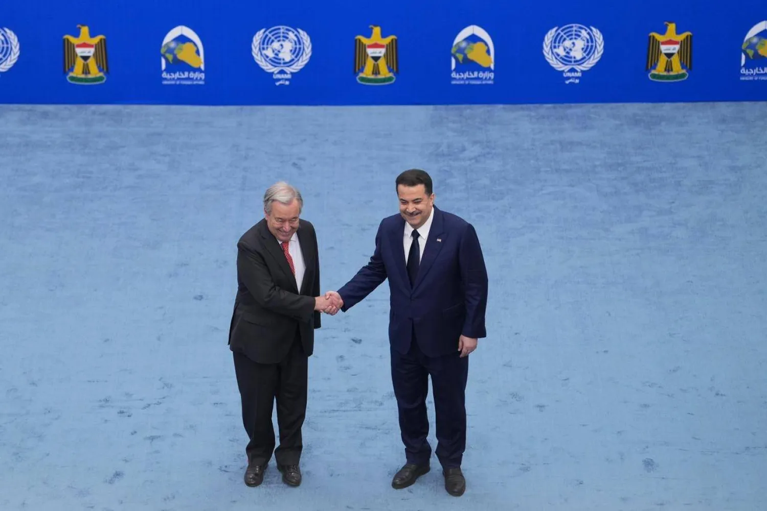 رئيس الحكومة العراقية محمد السوداني والأمين العام للأمم المتحدة أنطونيو غوتيريش في بغداد (إعلام حكومي)