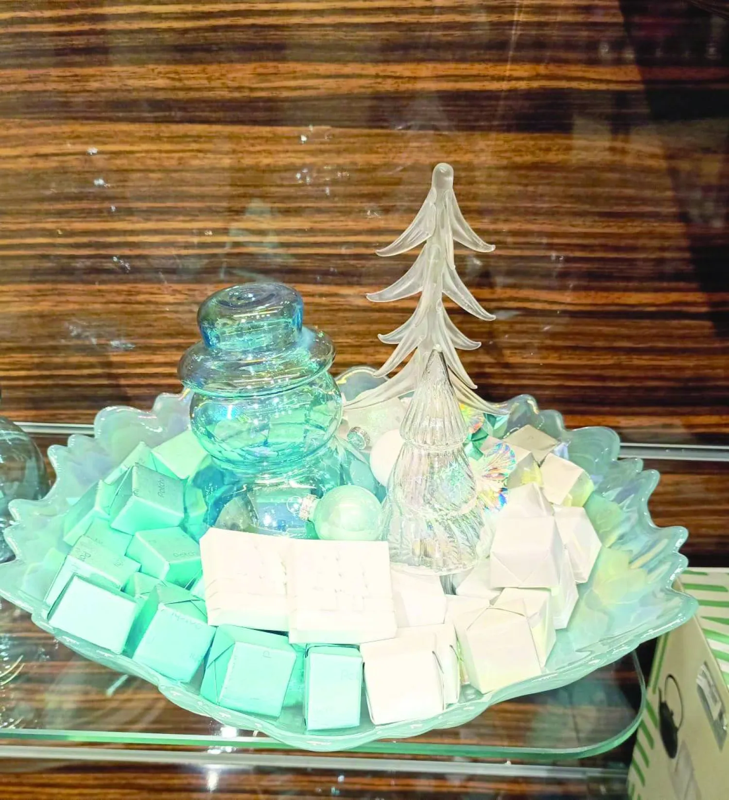 الأزرق والأبيض أحدث موضة في ألوان الشوكولاته (الشرق الأوسط)