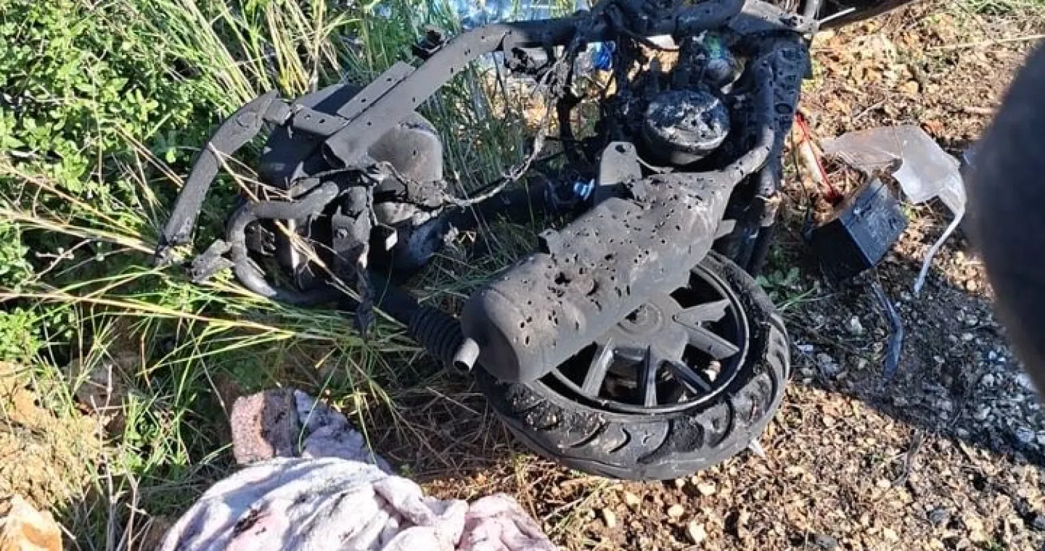 الدراجة النارية التي استهدفت في بلدة ياطر وأدت إلى مقتل شخص (الوكالة الوطنية للإعلام) 