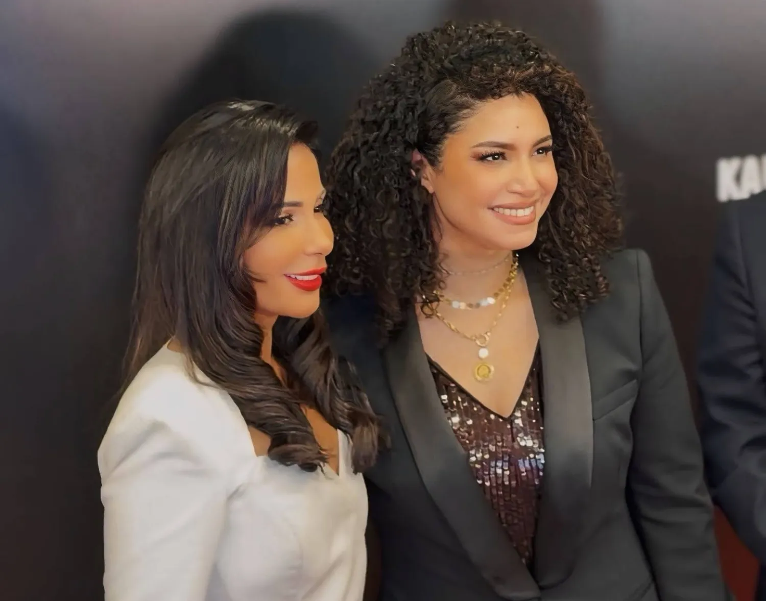 نسمة محجوب مع منى زكي (حساب نسمة محجوب على فيسبوك)