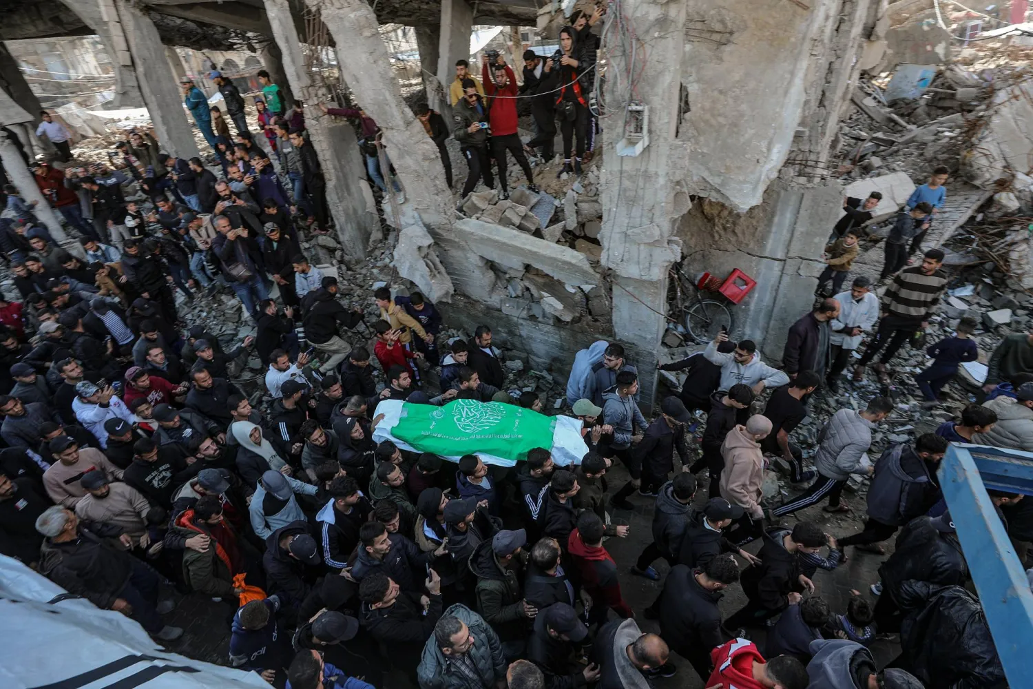 جانب من تشييع رائد سعد في قطاع غزة الأحد (إ.ب.أ)