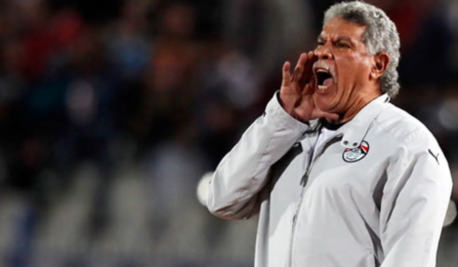 حسن شحاتة أوّل مدرّب في القارة السمراء وأول مدرّب مصري يقود منتخب بلاده إلى 3 ألقاب قارية متتالية (رويترز)