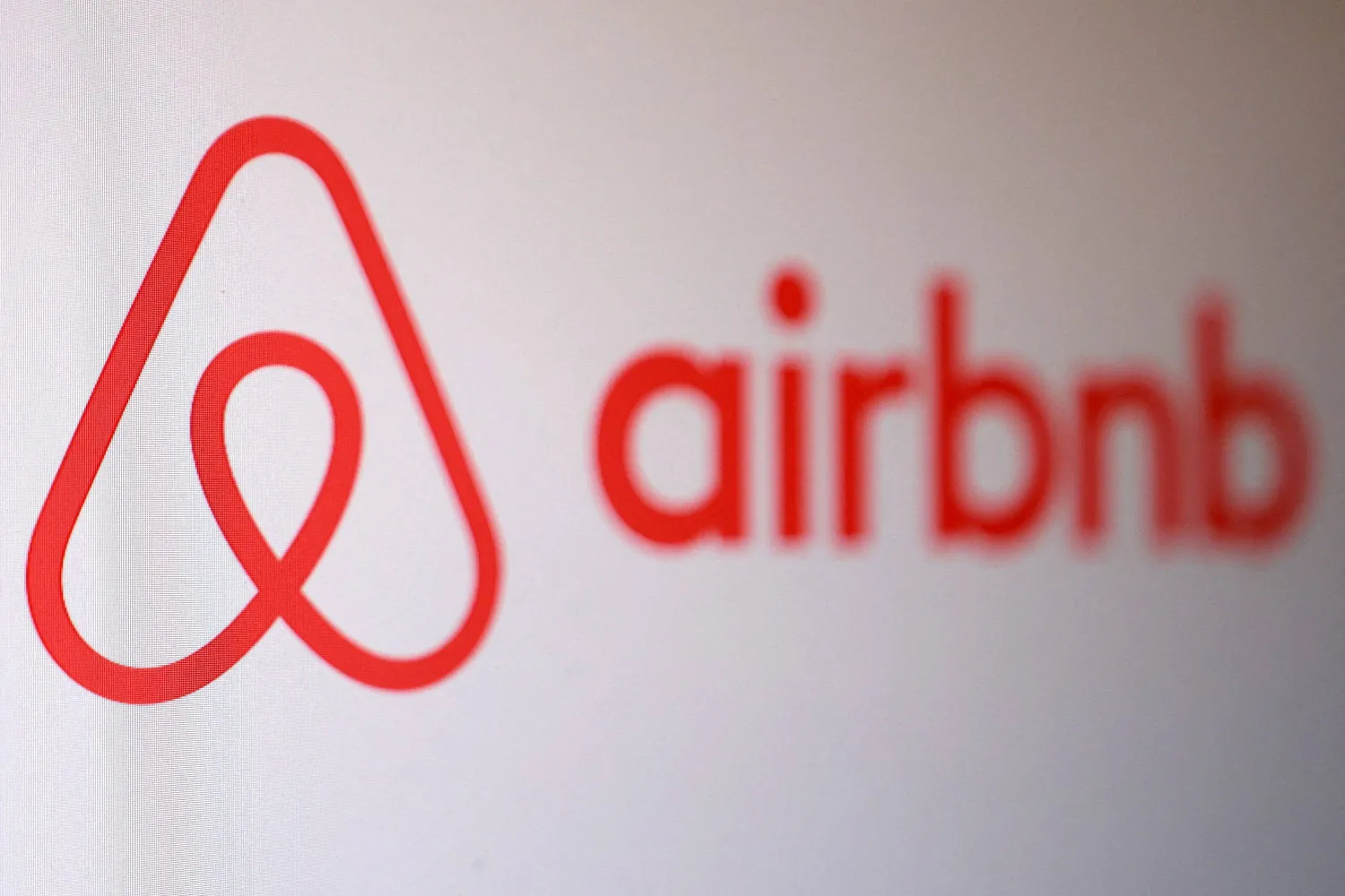 FILE PHOTO: Airbnb logo is seen in this illustration taken August 5, 2025. REUTERS/Dado Ruvic/Illustration/File Photo