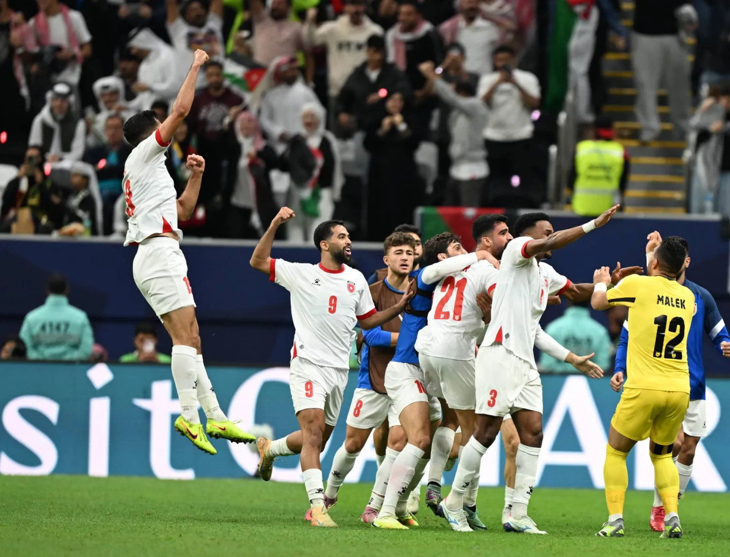 فرحة اردنية بهدف الفوز على المنتخب السعودي (تصوير: بشير صالح)