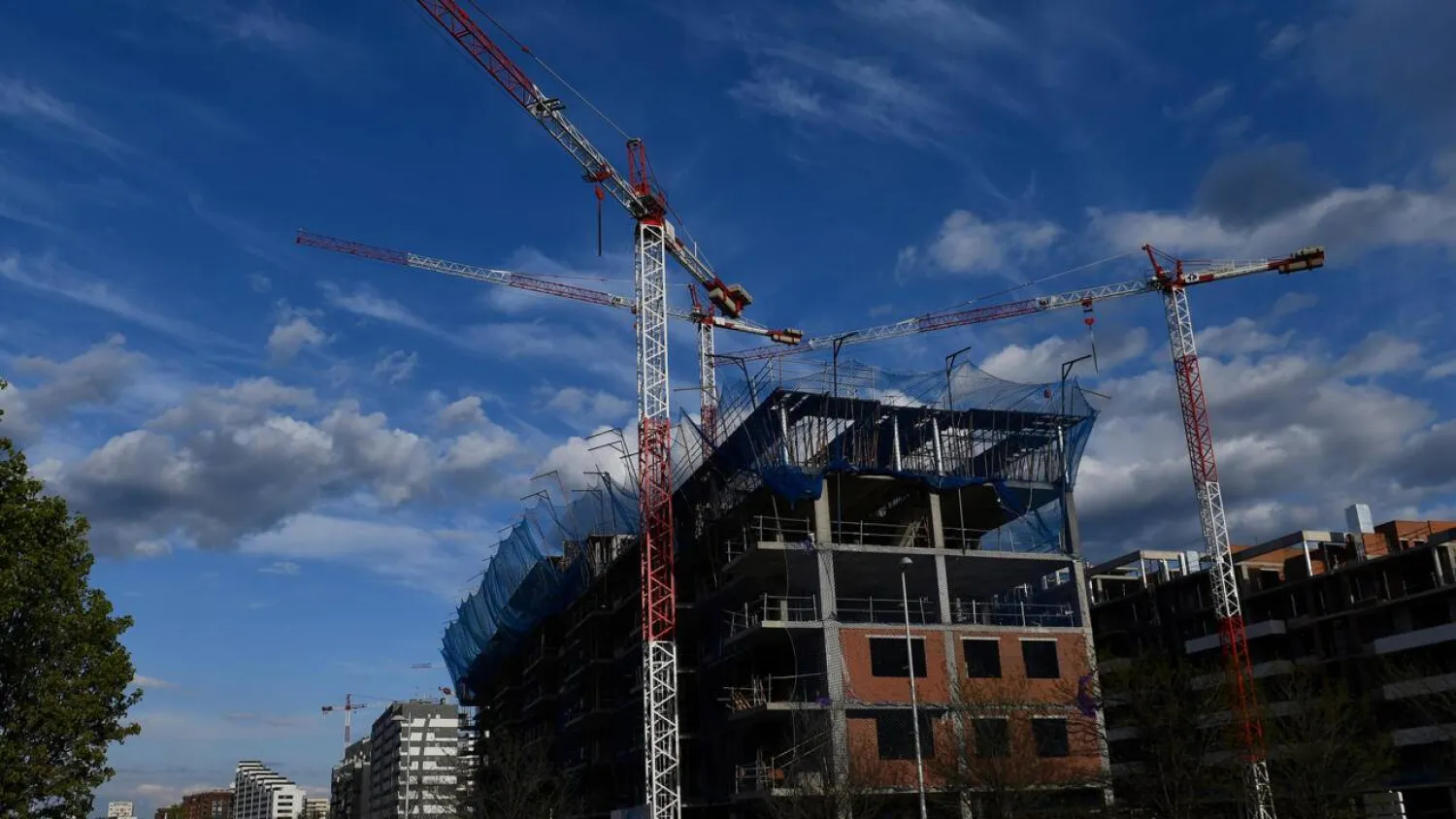 The EU wants to boost construction to help tackle the bloc's growing housing crisis. PIERRE-PHILIPPE MARCOU / AFP
