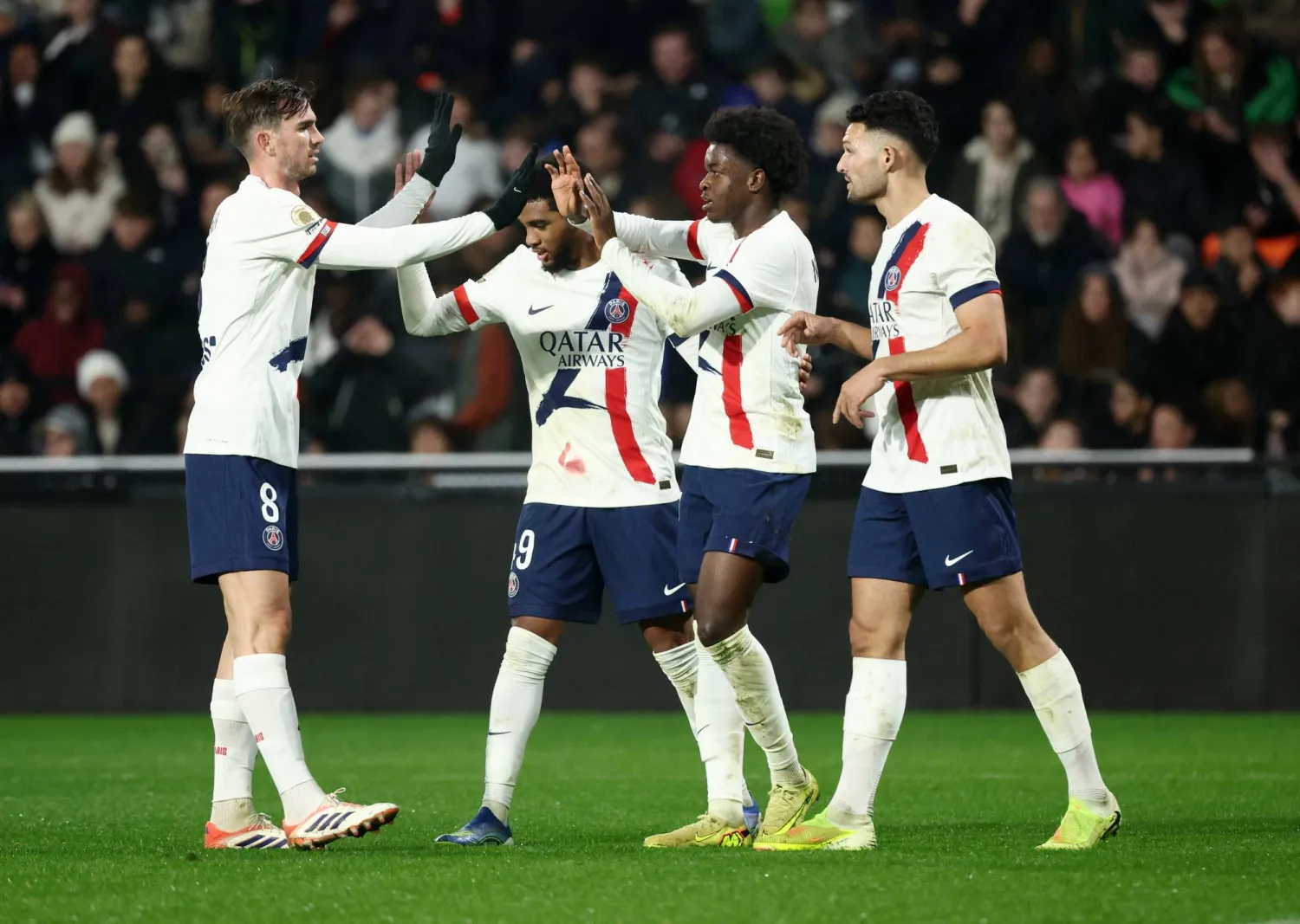 يأمل باريس سان جيرمان أن يهدي فرنسا لقبها الأول في كأس القارات (رويترز)